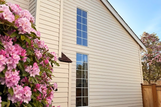 Beautiful siding flowers nearby